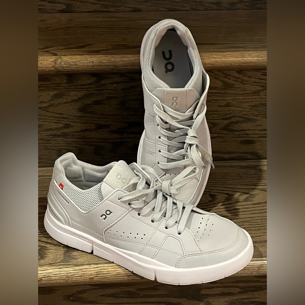 Women’s On Running  Roger Clubhouse Sneakers